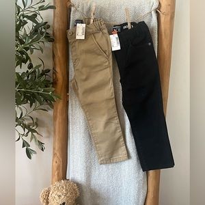 Children’s place set of 2 boys pants.